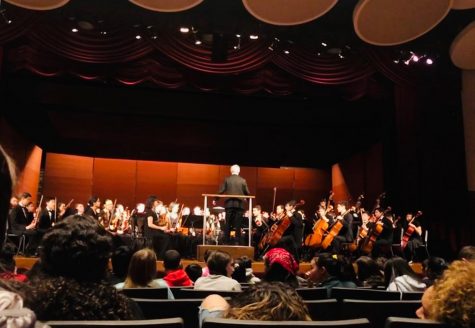 SHS Chamber and Symphonic Orchestras strived to ease audiences from the insomnia of testing week into the holiday break.