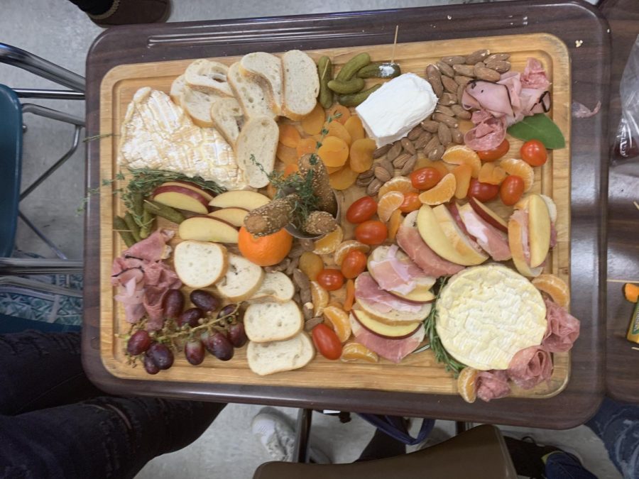 The French Clubs first-ever charcuterie-design competition took place in January. Students arranged their own boards in teams and were judged by club officers before finally enjoying their aesthetic snacks.
