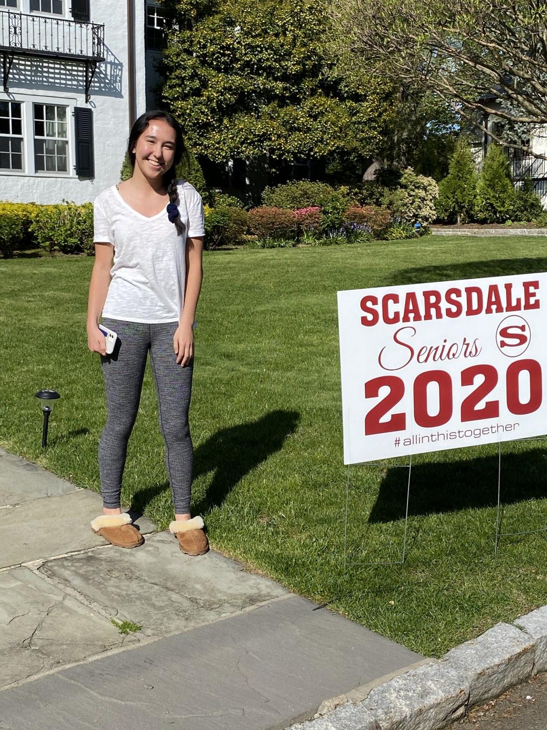 Parades+of+Scarsdale+Teachers+Deliver+Surprises+and+Smiles+to+the+Class+of+2020