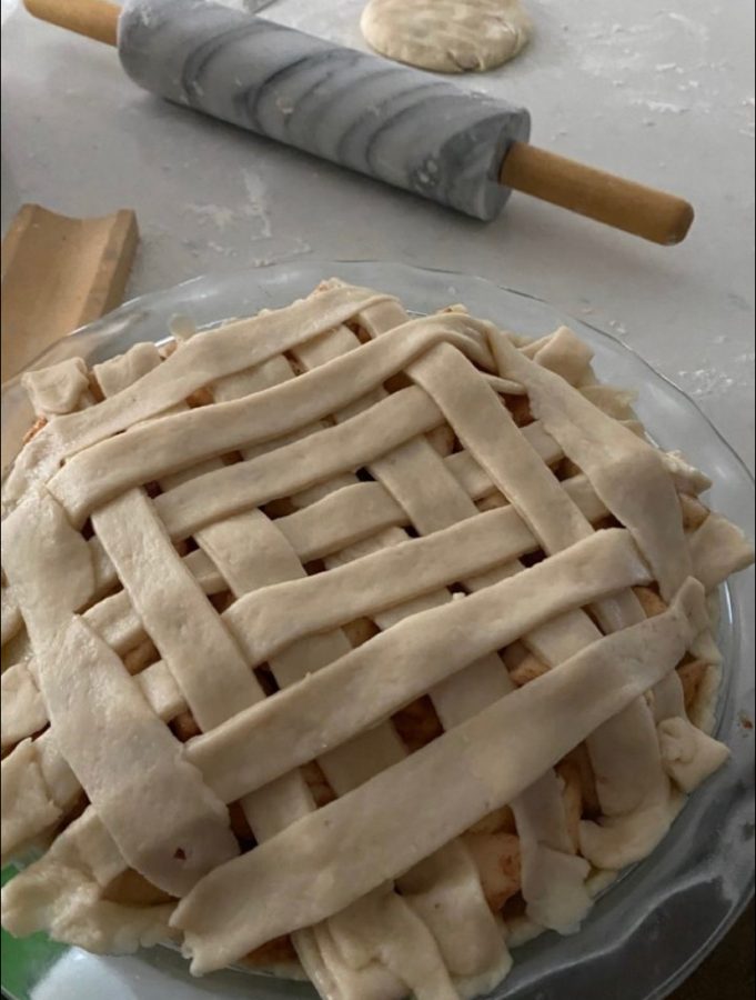 This delicious apple pie can be served with ice cream or whipped cream. 
