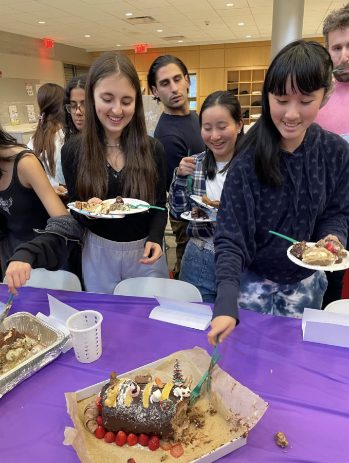 On Friday, December 16th, the French Club held the annual Bûche de Noël contest in the Learning Commons.