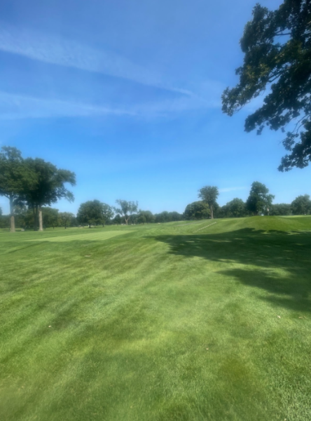 17th hole on the East Course at Winged Foot Golf Club in Mamaroneck, NY. The new rule is set to impact professional golfers in 2028 in all tournaments including the US Open which will be played at Winged Foot in 2028.  
