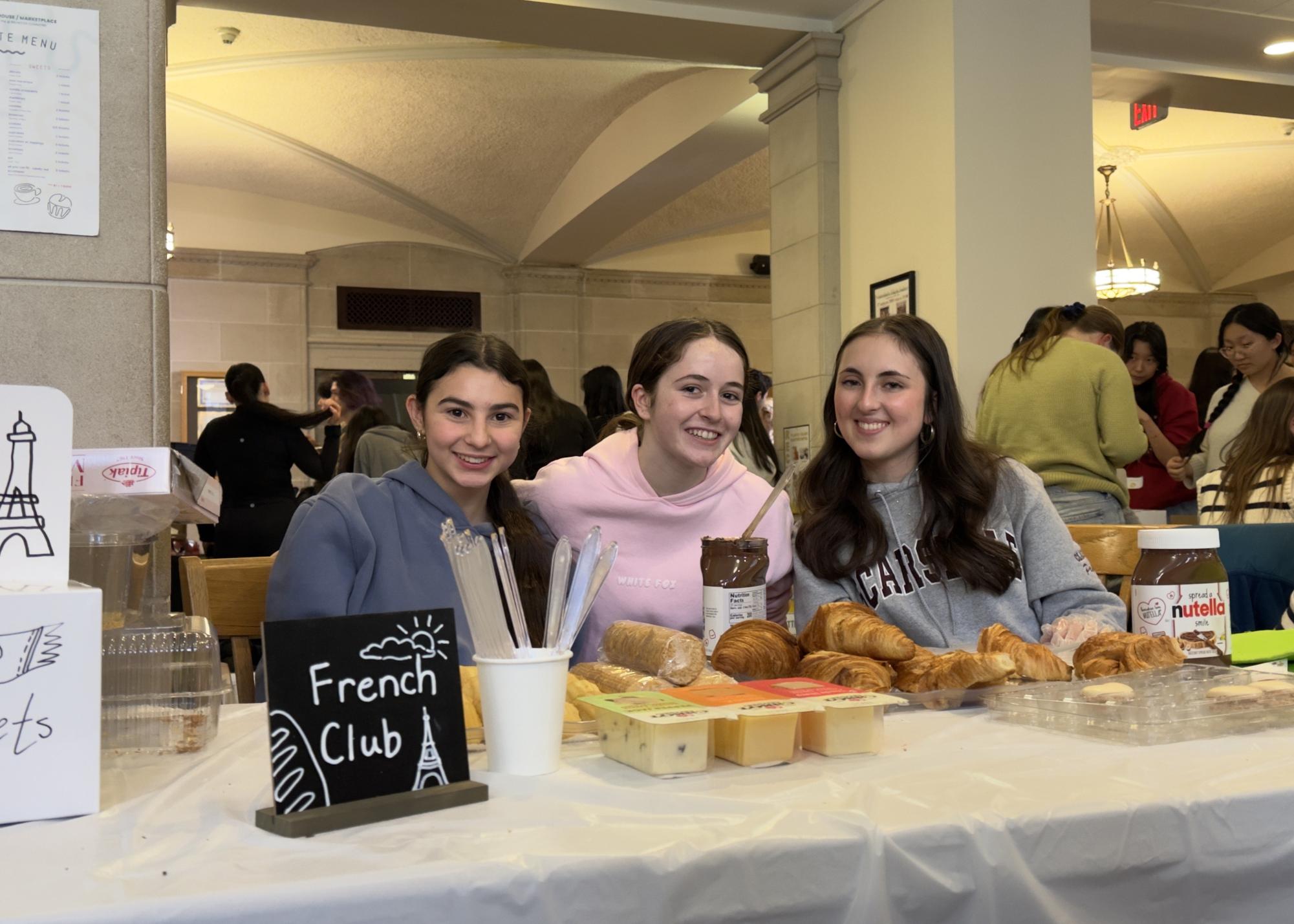 Cookies and Crafts: National Art Honors Society bring School Community Together with Palette Event