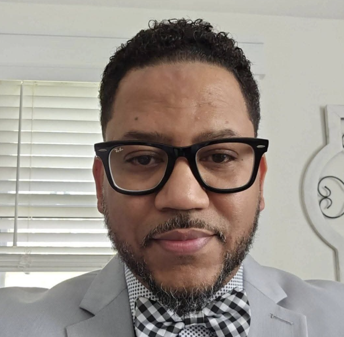 Dr. Eliezer Espinoza: World Language Department Chair