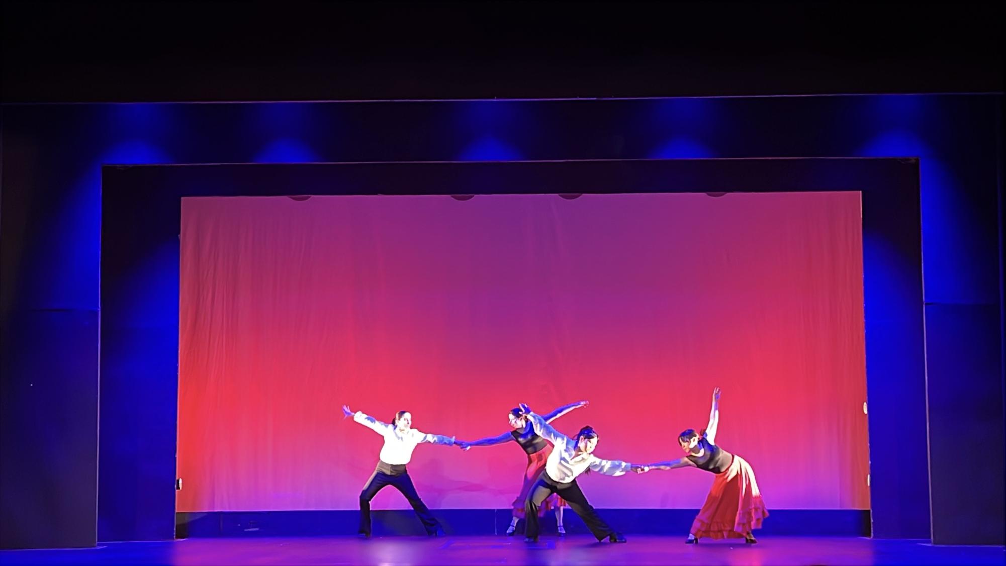 SHS Dance Company Goes Golden