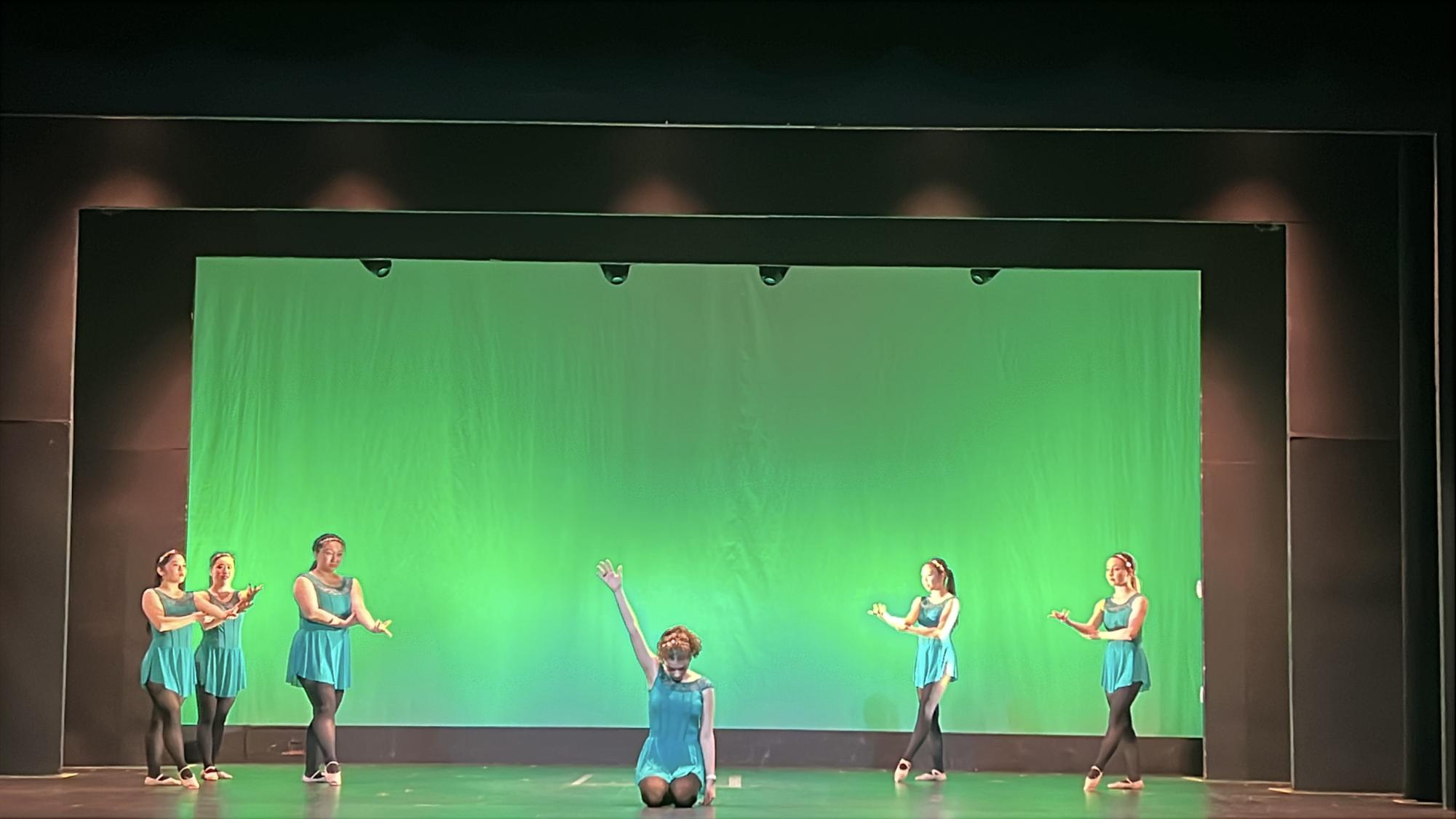 SHS Dance Company Goes Golden